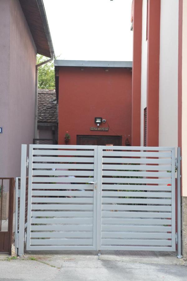 White Arrow Apartment Bajina Basta Luaran gambar